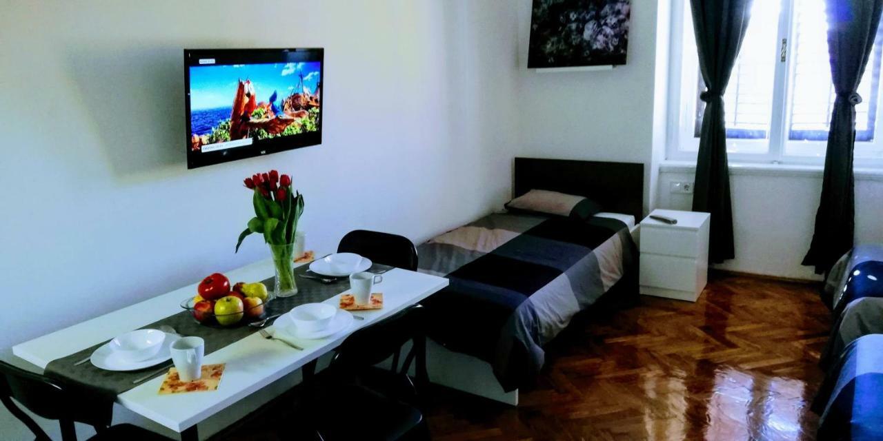 Zpula Center Apartments And Rooms Exterior foto