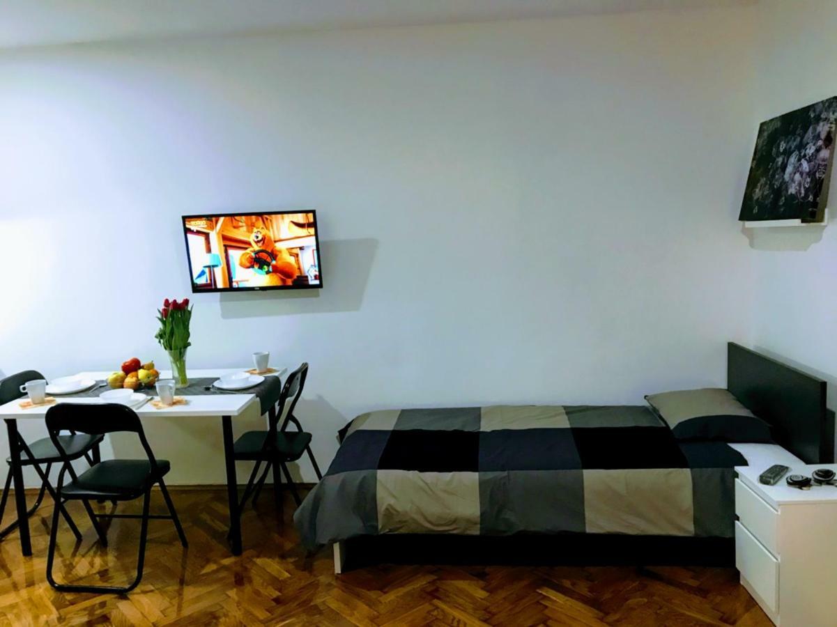 Zpula Center Apartments And Rooms Exterior foto